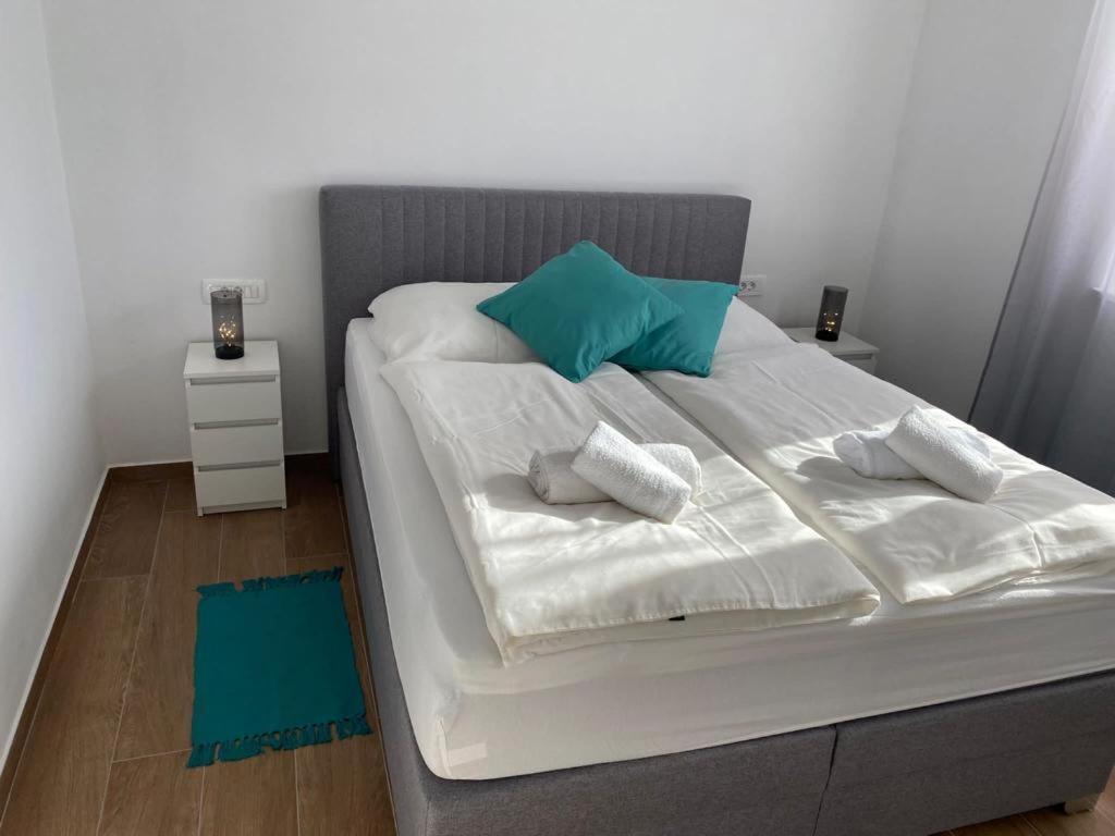 Adria-Appartment-Island-Vir #Sea #Beach #Wifi #Privateparking #Netflix Zewnętrze zdjęcie