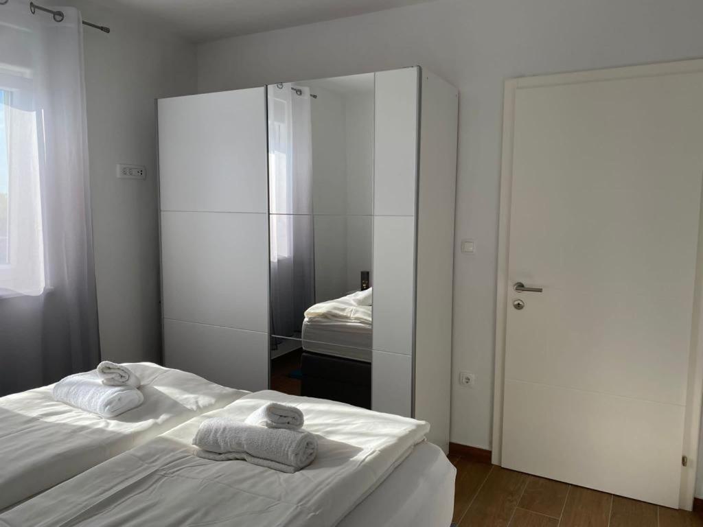 Adria-Appartment-Island-Vir #Sea #Beach #Wifi #Privateparking #Netflix Zewnętrze zdjęcie