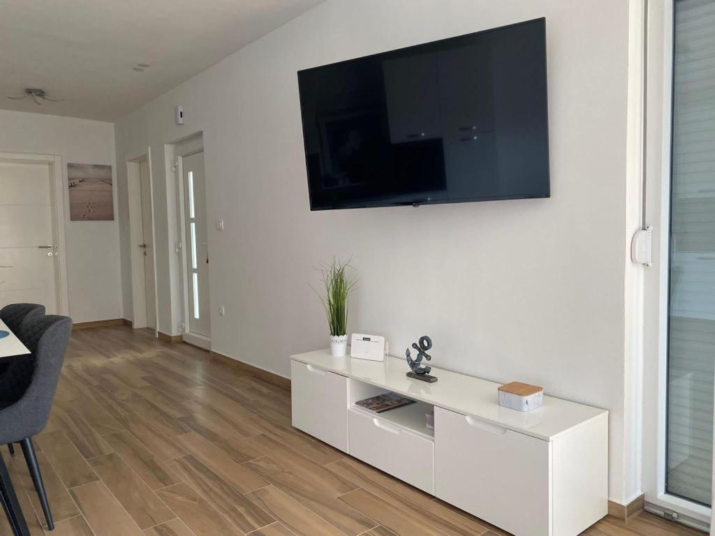 Adria-Appartment-Island-Vir #Sea #Beach #Wifi #Privateparking #Netflix Zewnętrze zdjęcie